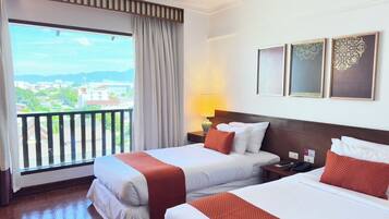 Classic Room | Minibar, desk, blackout curtains, free WiFi