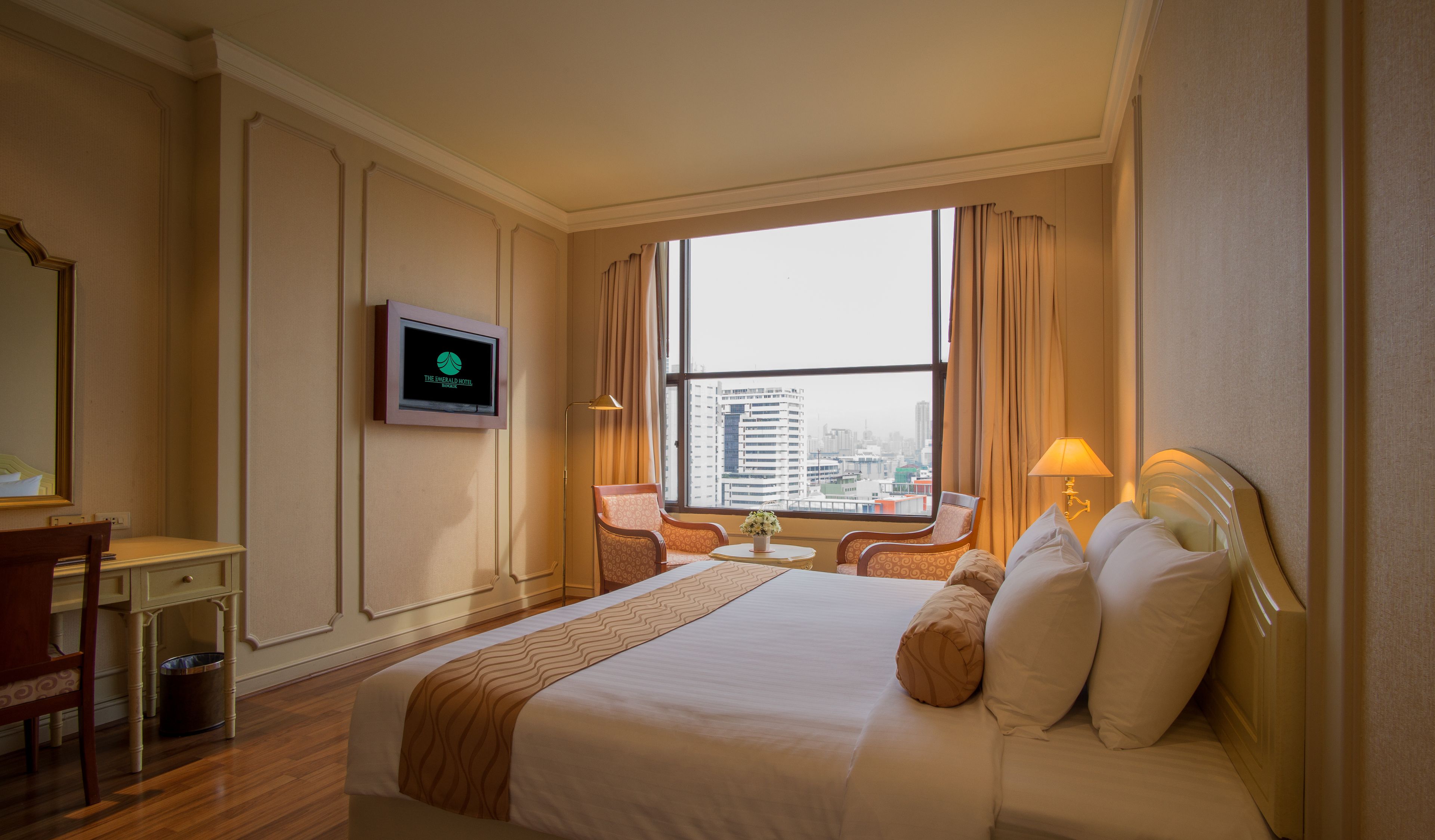 Photo - Emerald Hotel Bangkok