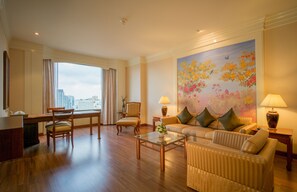 Suite – executive | Oppholdsområde | Flatskjerm-TV