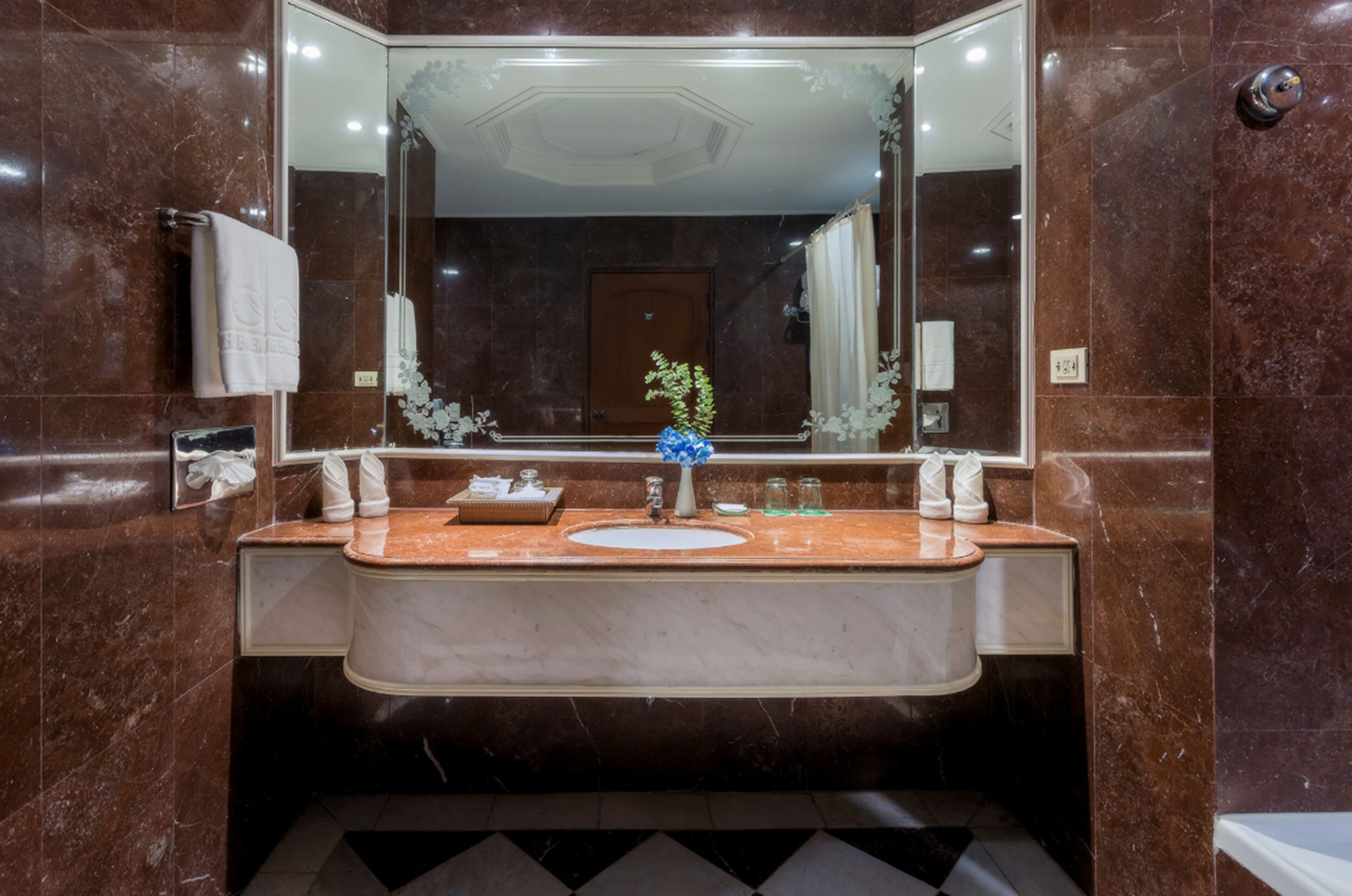 Photo - The Emerald Hotel