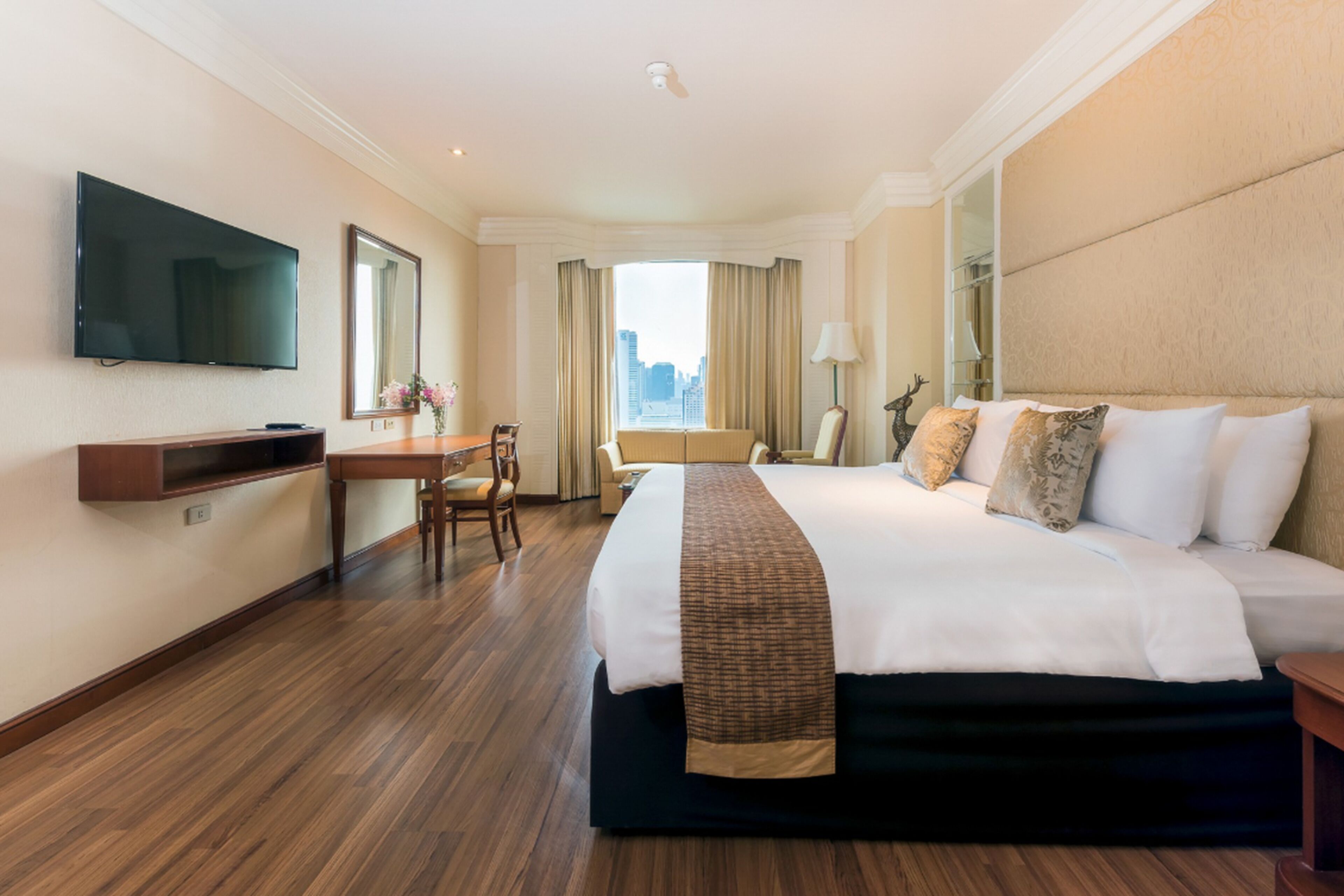 Photo - The Emerald Hotel