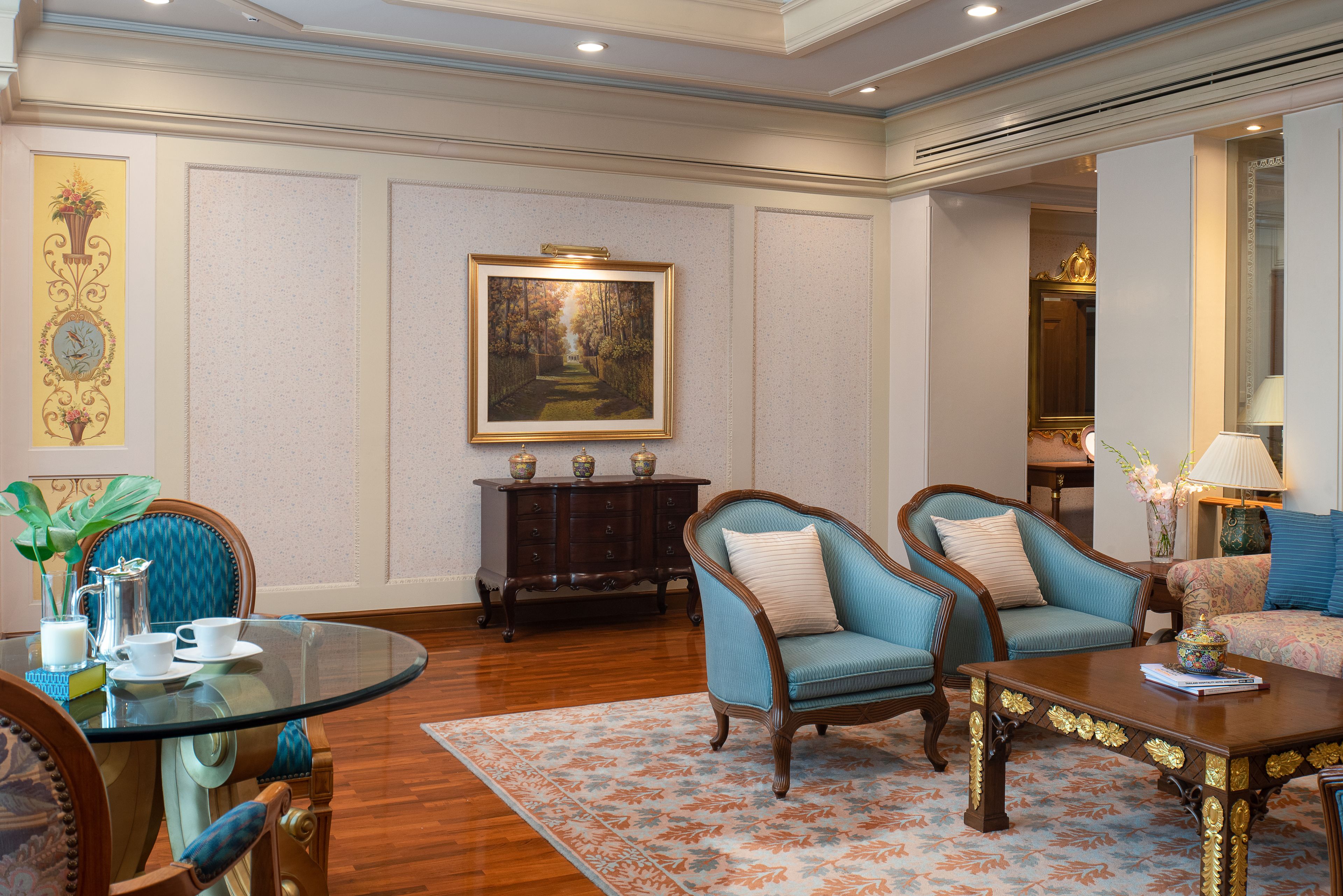 Photo - The Emerald Hotel