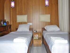 スタンダード ルーム | ミニバー、デスク、遮光カーテン、アイロン / アイロン台