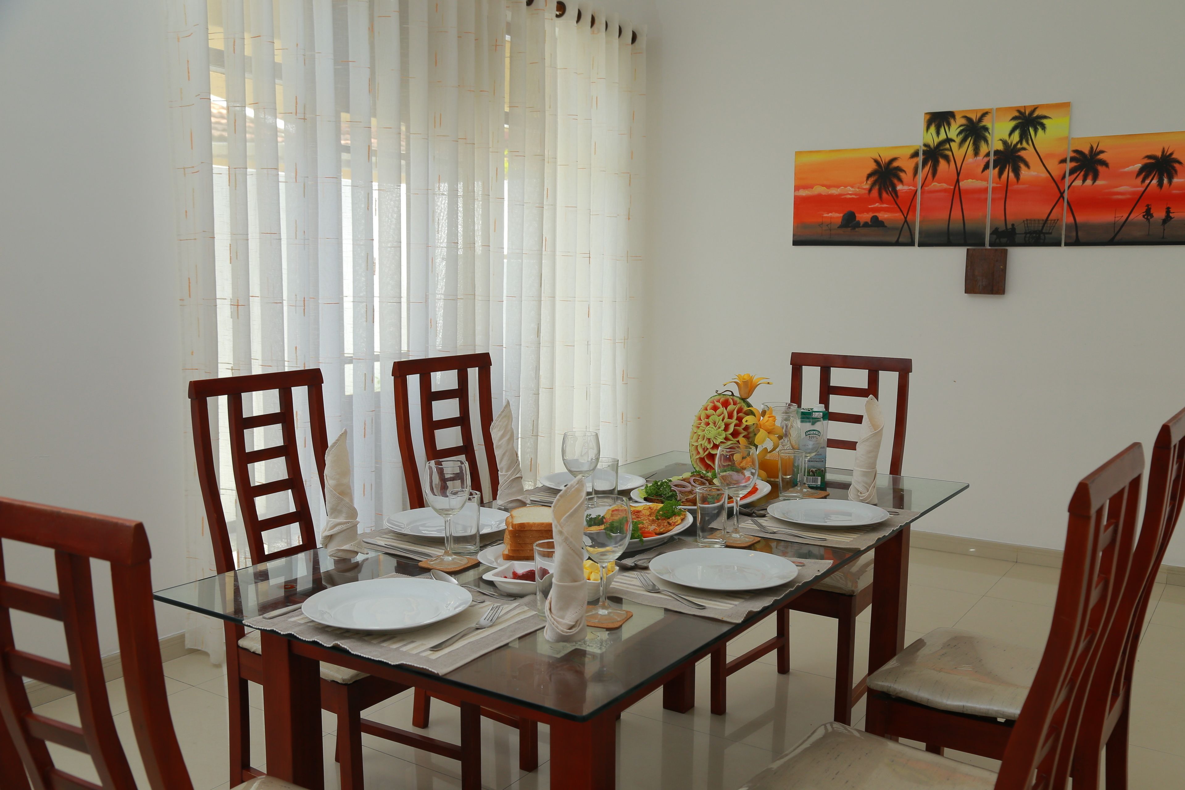 Free daily continental breakfast