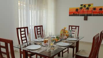 Free daily continental breakfast