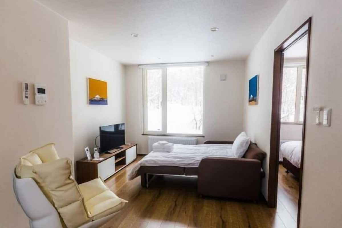 1 bedroom, in-room safe, desk, free WiFi