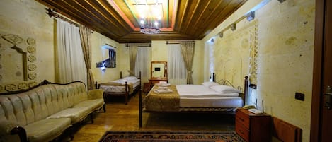1 bedroom, Egyptian cotton sheets, premium bedding, in-room safe