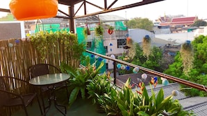 Interior entrance - BaanBangkok - Hostel (Bangkok)