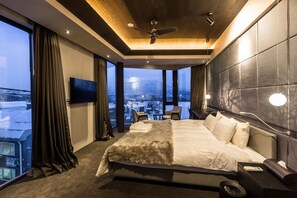 セーフティボックス (室内)、アイロン / アイロン台、WiFi (無料)、ベッドシーツ