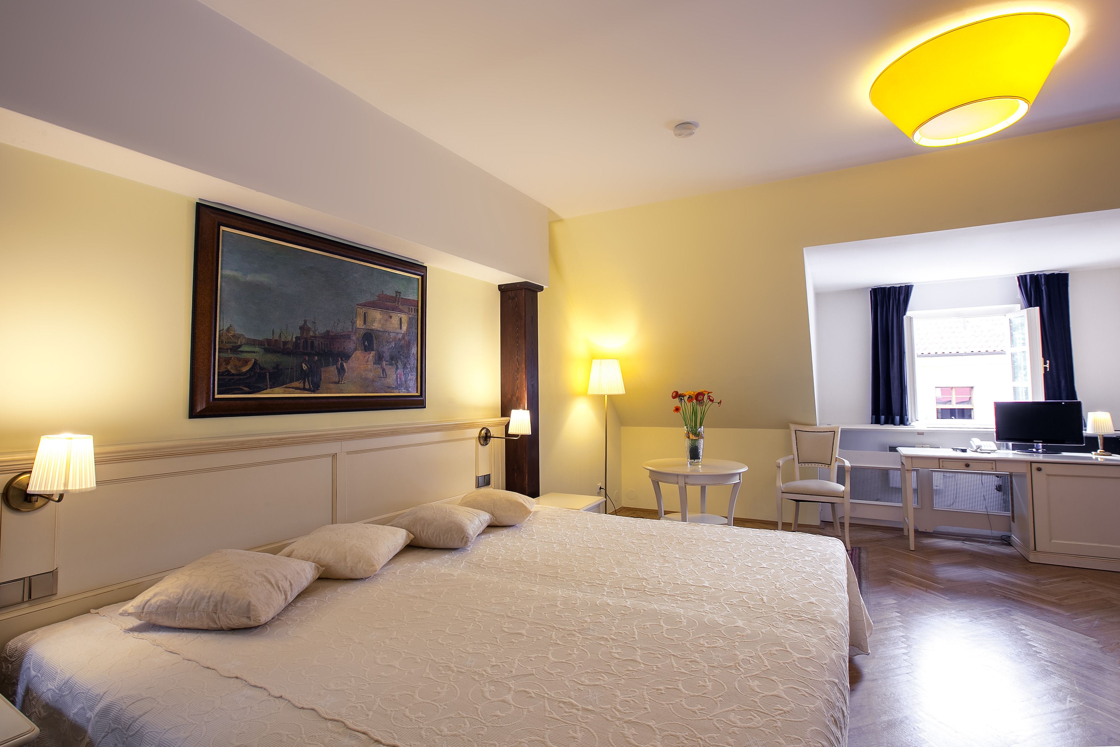 superior room, city view | minibar, in-room safe, desk, soundproofing