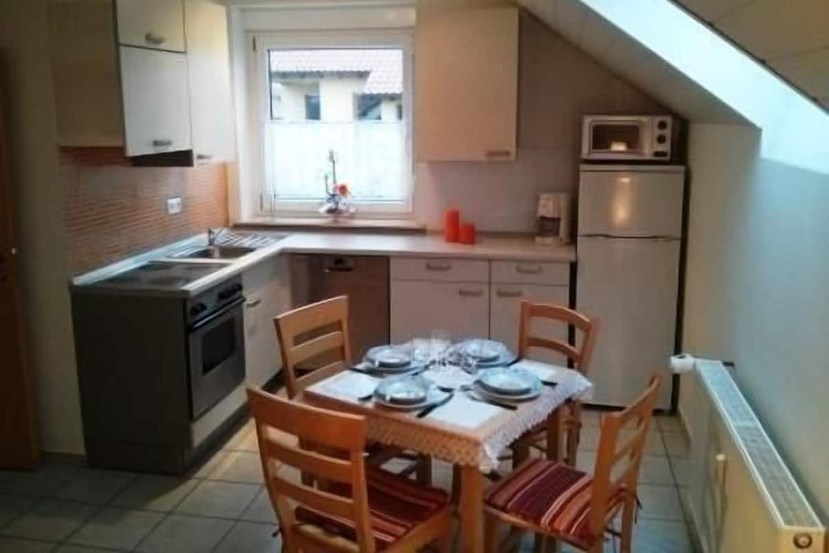 Comfort Apartment, 2 Bedrooms (4 Personen) | Private kitchen | Full-size fridge, microwave, oven, stovetop