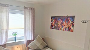 Leilighet – deluxe, ikke-røyk, terrasse (4-5 Personen) | 1 soverom, sengetøy av topp kvalitet og blendingsgardiner