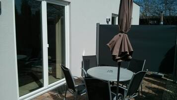 Apartemen Deluks, 2 kamar tidur, Bebas Asap Rokok, teras (4-5 Personen) | Teras/patio