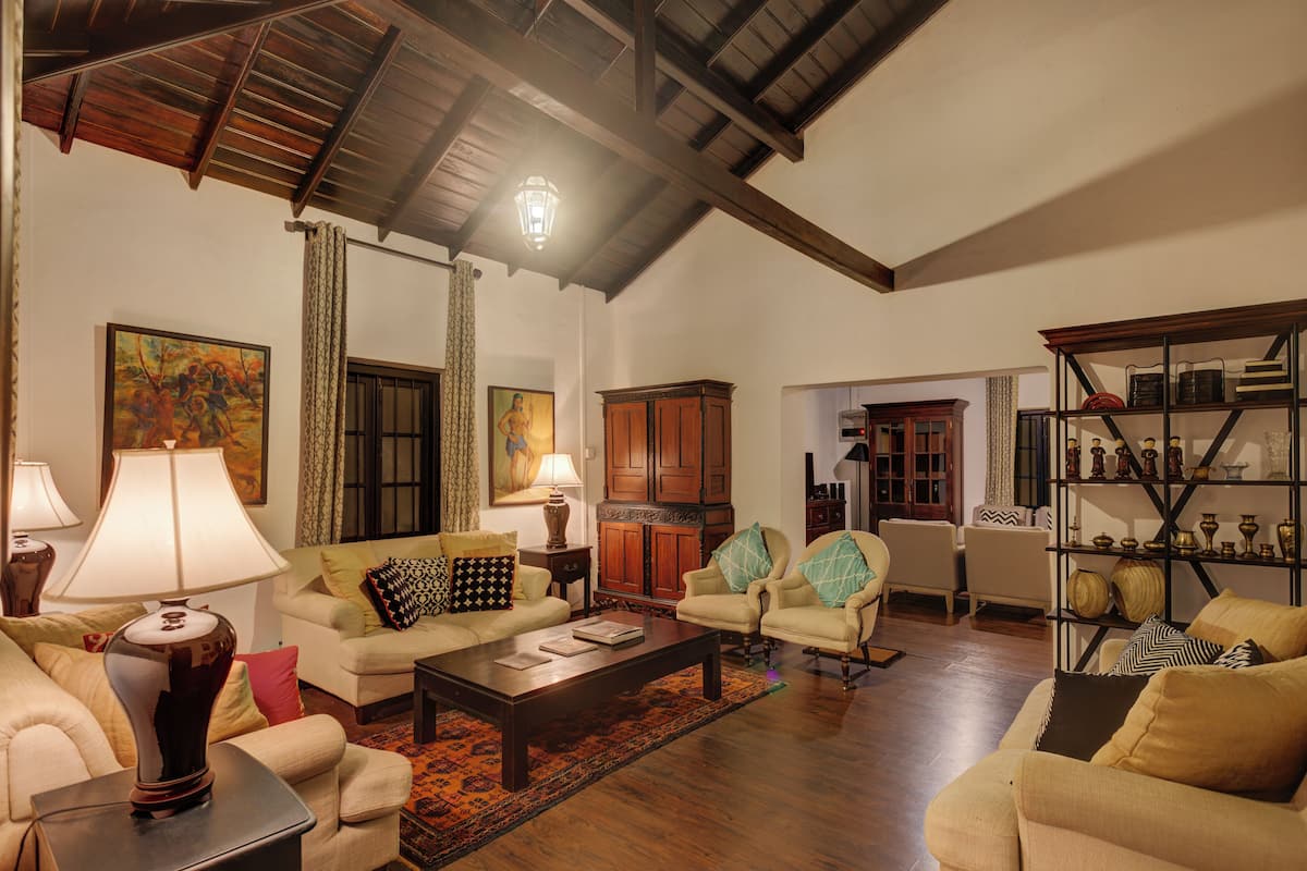 Junior villa, 4 slaapkamers | Woonruimte | Een flatscreentelevisie