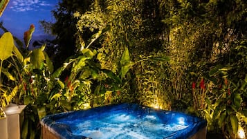 Indoor/outdoor pool