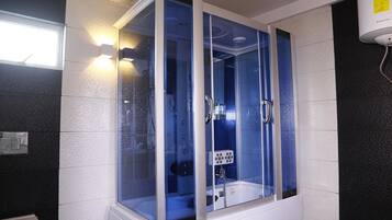 Family Suite, Refrigerator & Microwave, Mountain View | Bathroom | Shower, free toiletries, towels