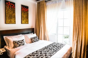 Deluxe Double Room Single Use, 1 Bedroom, Refrigerator, Mountain View
