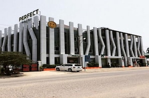 واجهة المنشأة