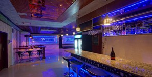 Bar (en la propiedad)