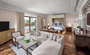 Ropa de cama de alta calidad, edredones de plumas, minibar y caja fuerte