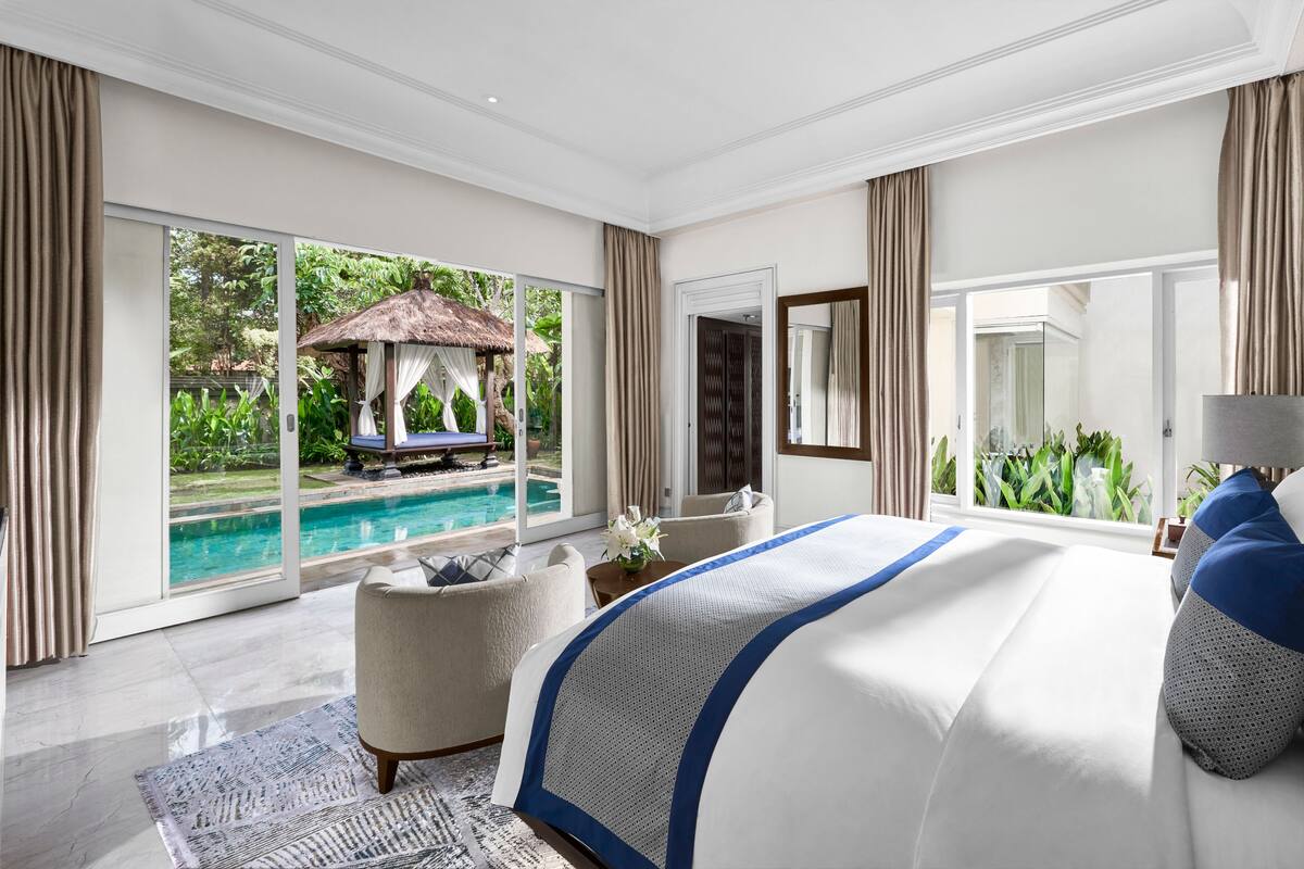 Pool Villa, 1 Bedroom, Club Millésime Access | Ropa de cama de alta calidad, edredones de plumas, minibar y caja fuerte