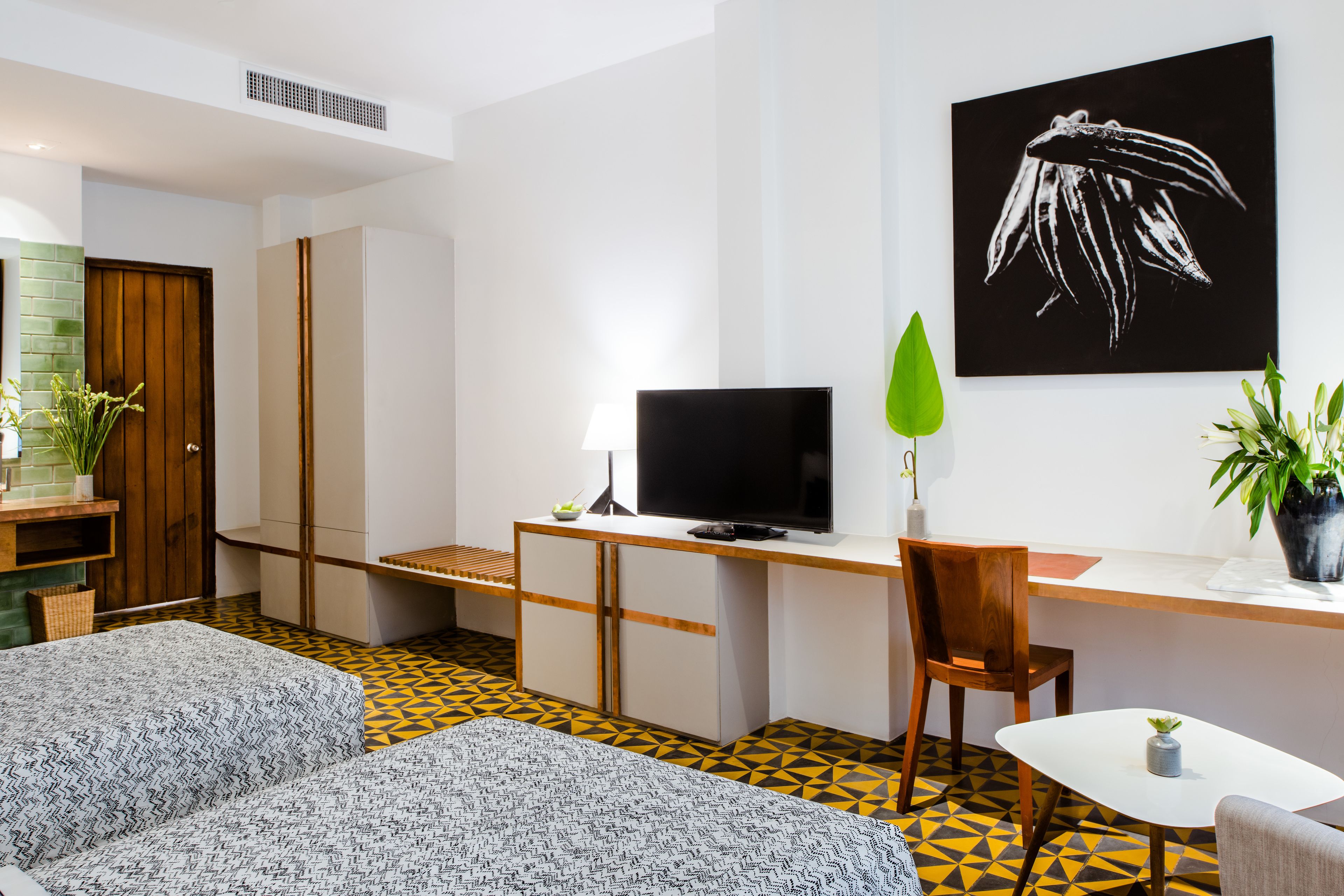 deluxe twin room (1 way pick up) | in-room safe, desk, cots/infant beds, free wifi