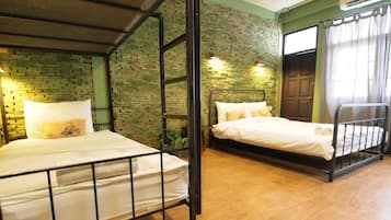 Family Quadruple Room | Free WiFi, bed sheets