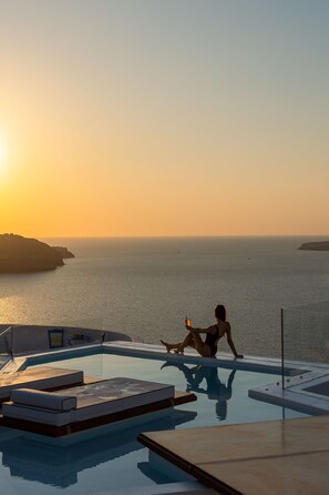 Exterior - Volcano Flame (Santorini)