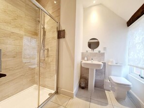 Superior Double Room | Bathroom