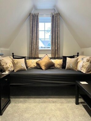 The Hayloft | Living area | Flat-screen TV - The Harvard Inn (Ingatestone)