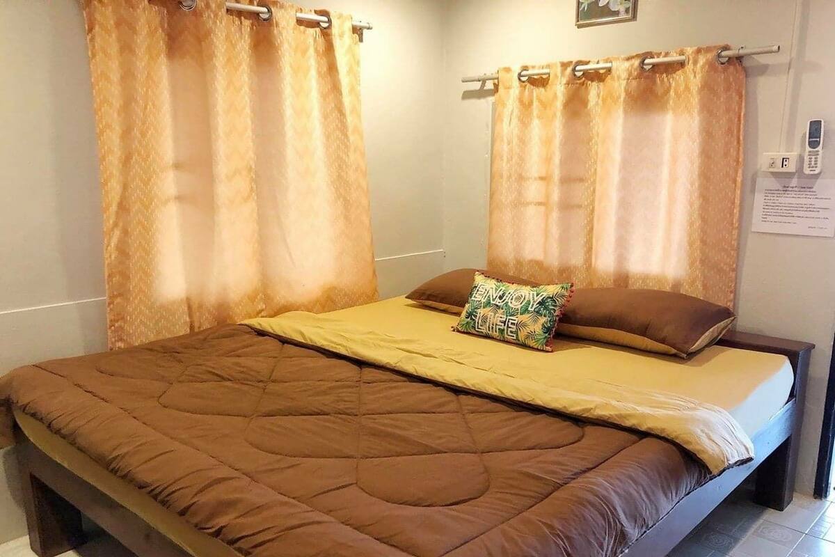 Deluxe Room Solitary Seaview  | In-room safe, desk, blackout drapes, rollaway beds (surcharge)