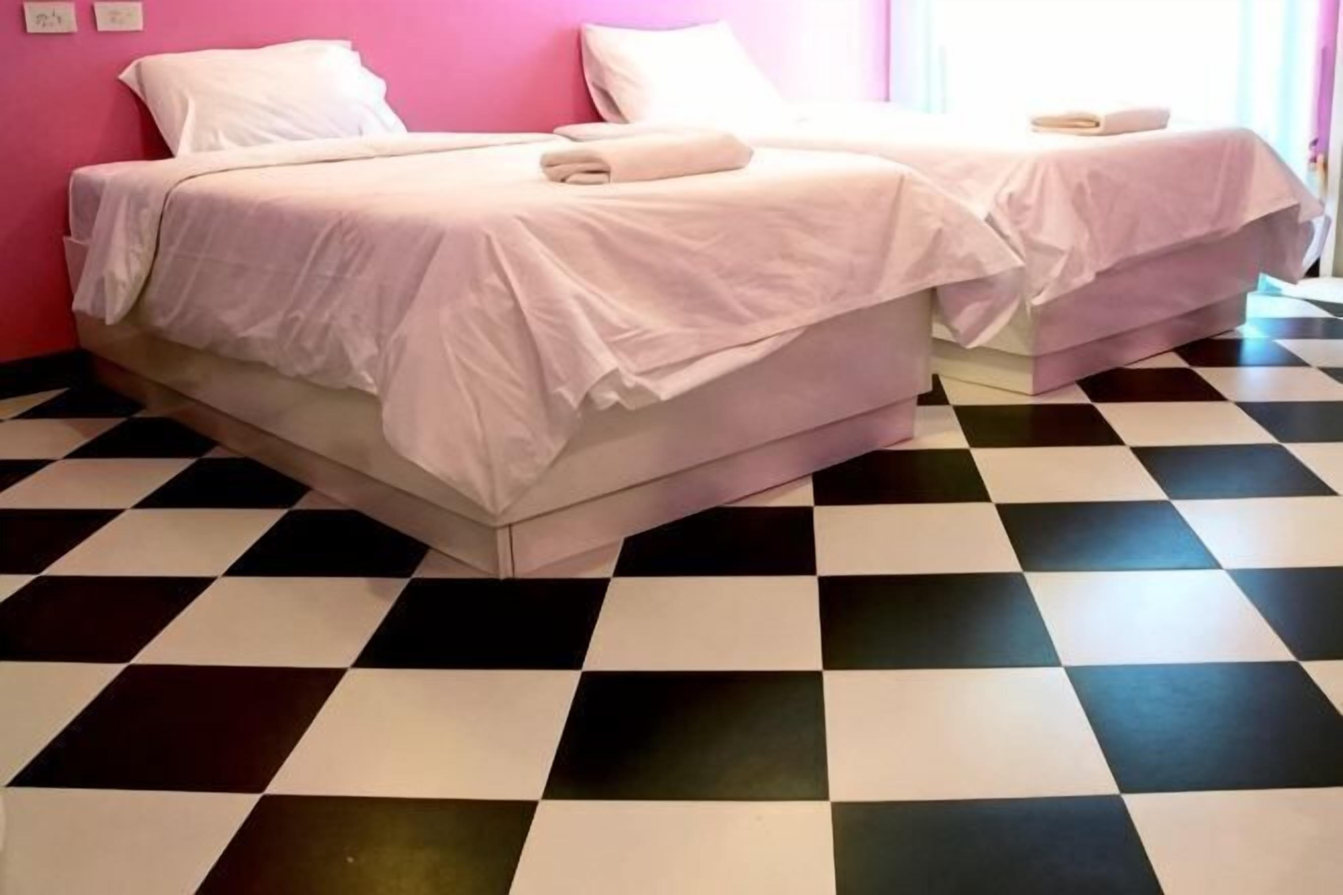 デスク、WiFi (無料)