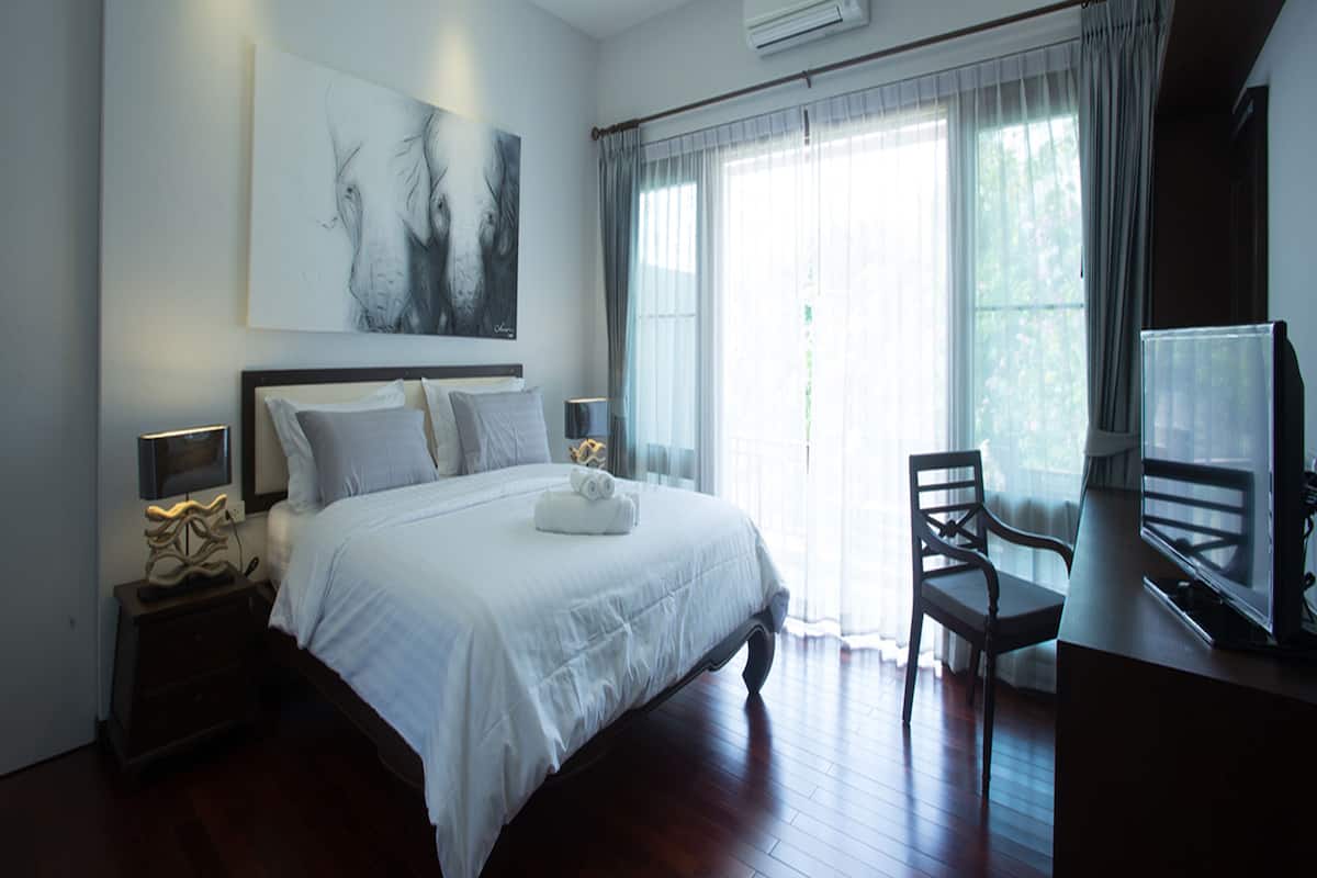Minibar, desk, blackout curtains, rollaway beds