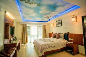 Rhino suite	 | Premium bedding, in-room safe, desk, iron/ironing board - Hotel Jungle Crown (Sauraha)