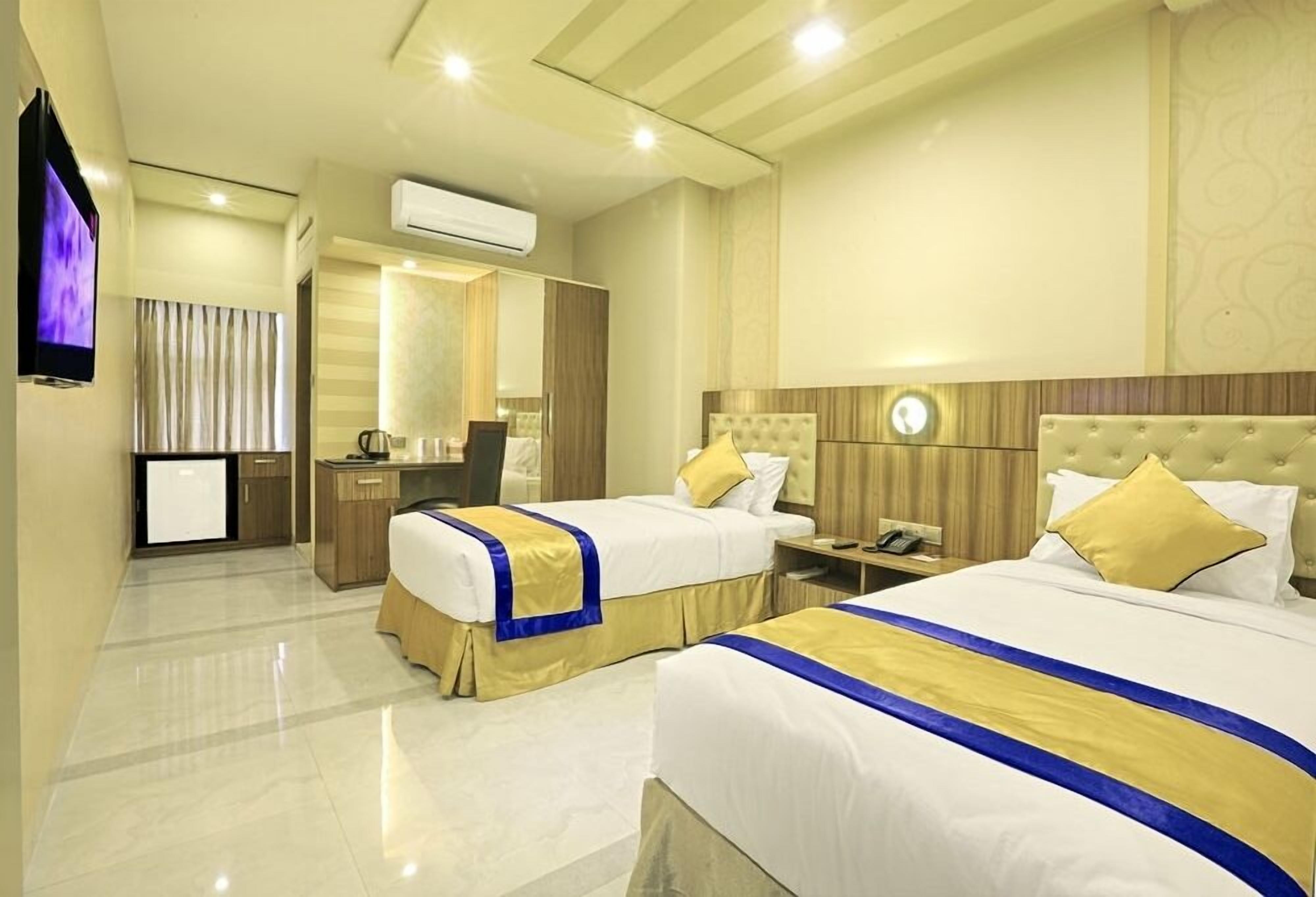 1 bedroom, premium bedding, minibar, in-room safe
