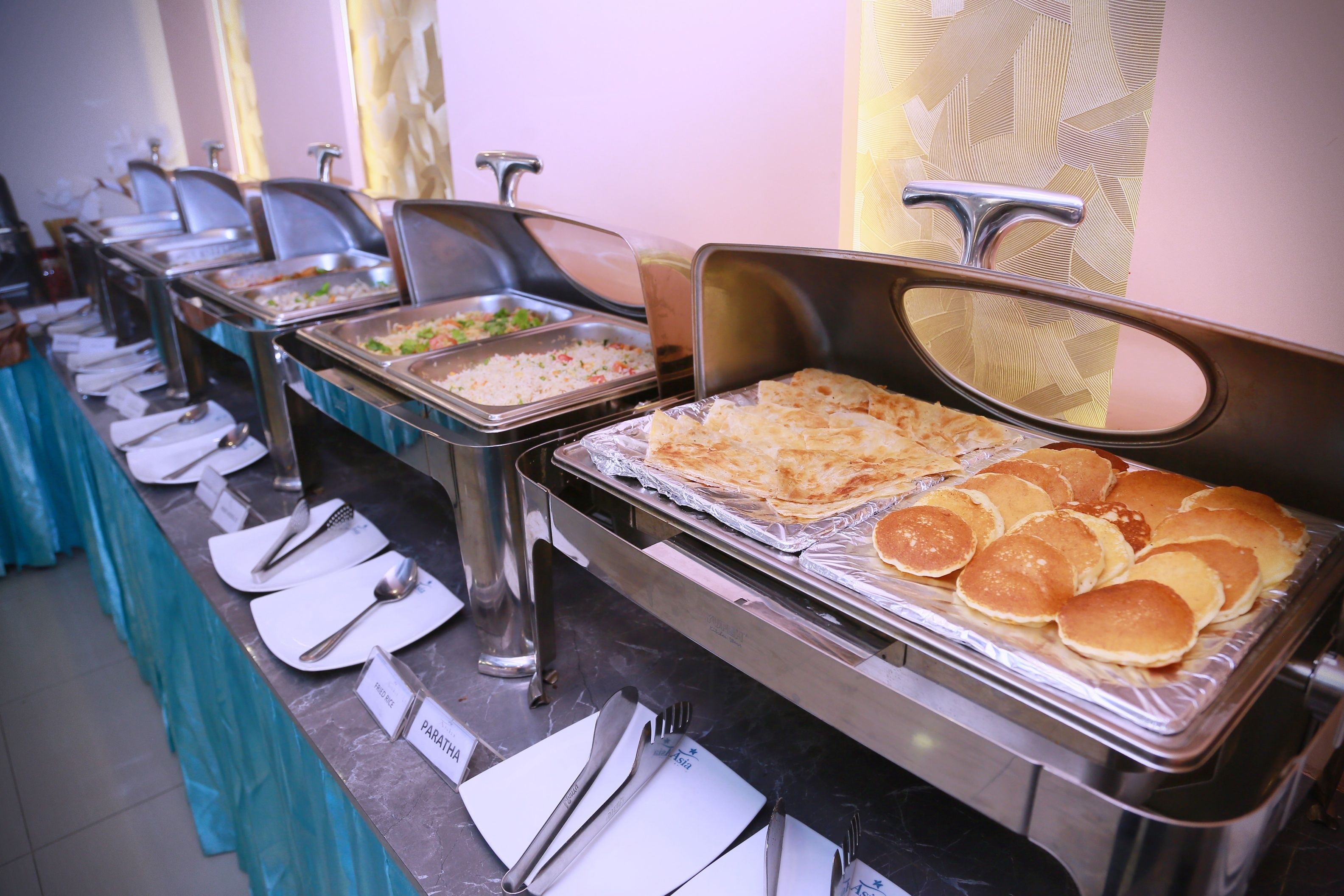 daily buffet breakfast (usd 15 per person)