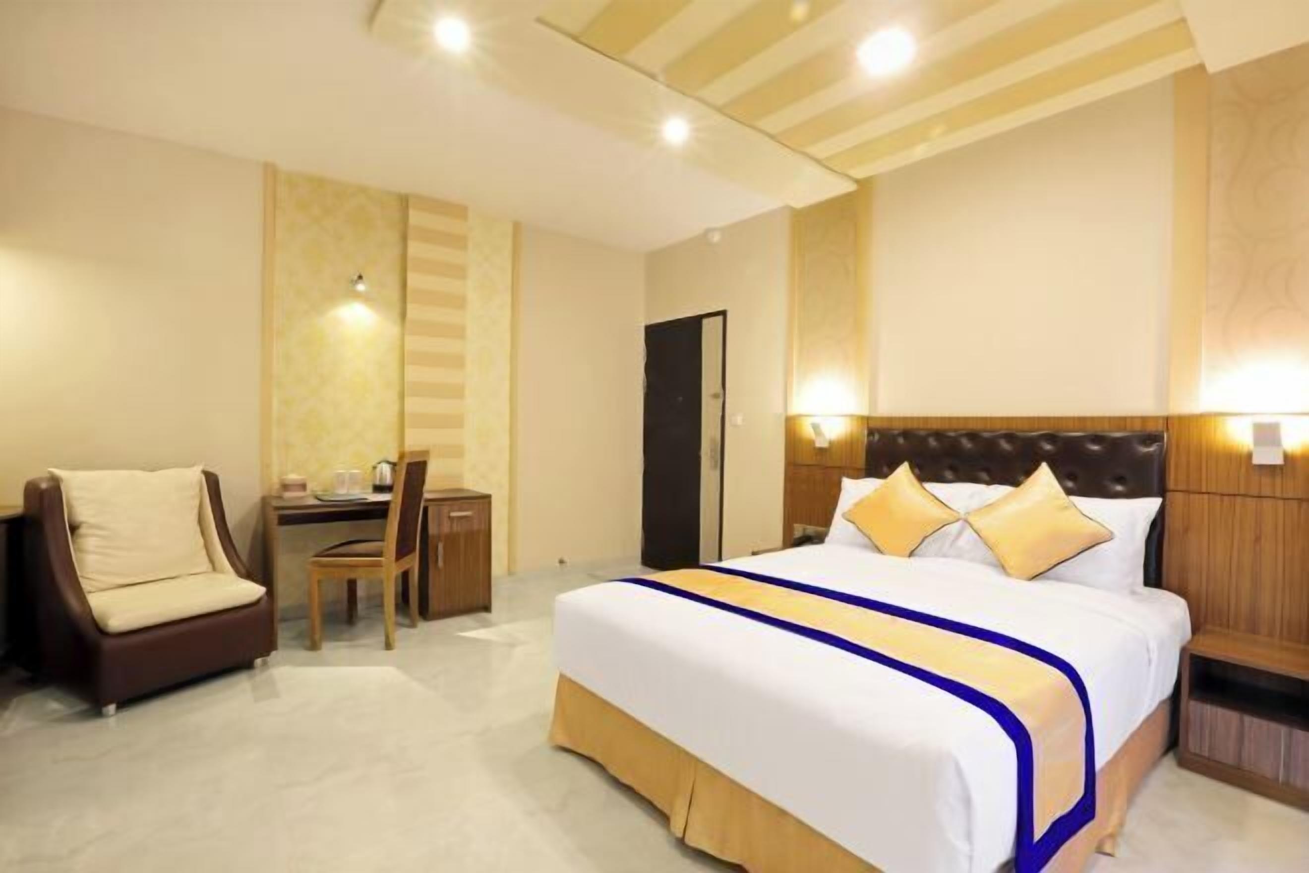 1 bedroom, premium bedding, minibar, in-room safe