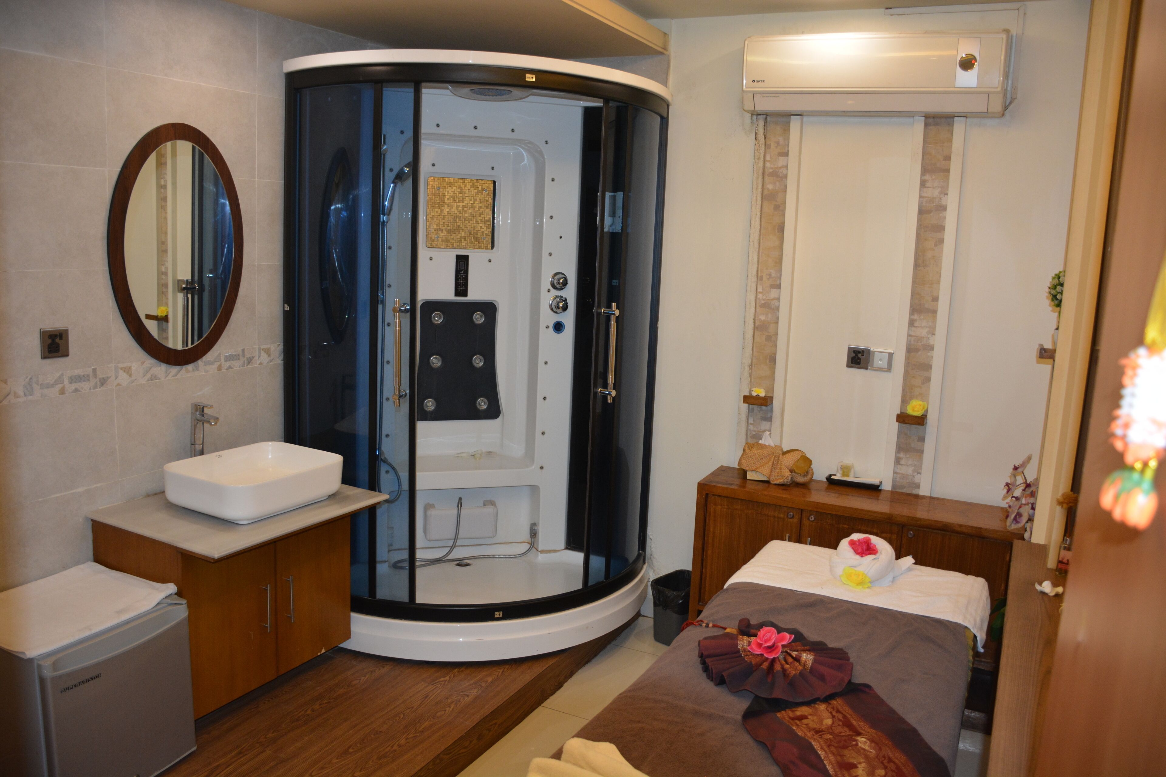 swedish massages, thai massages, sports massages