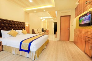 Business Suite, 1 King Bed, Smoking, 2 Bathrooms | 1 bedroom, premium bedding, minibar, in-room safe - Asia Hotel & Resorts (Dhaka)