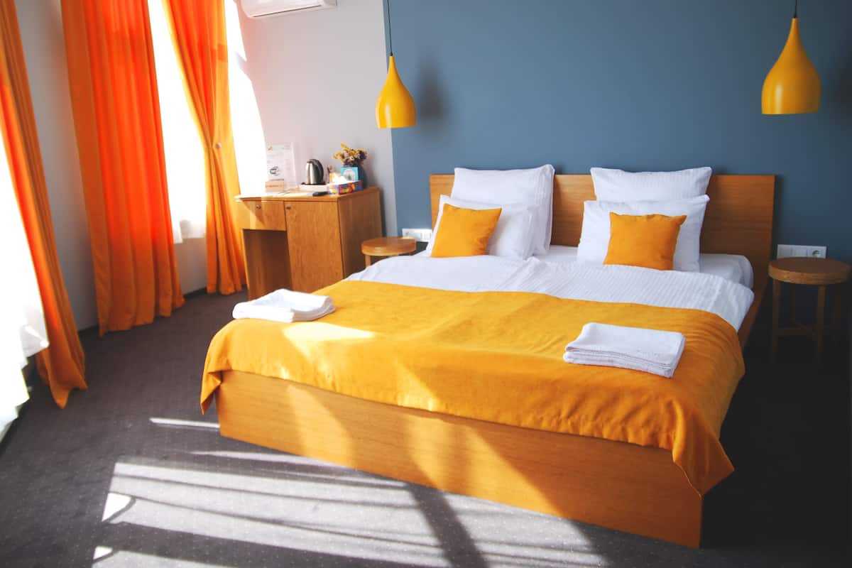 Ropa de cama de alta calidad y minibar