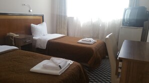 Minibar, desk, laptop workspace, free WiFi - Hotel Ergen (Ankara)