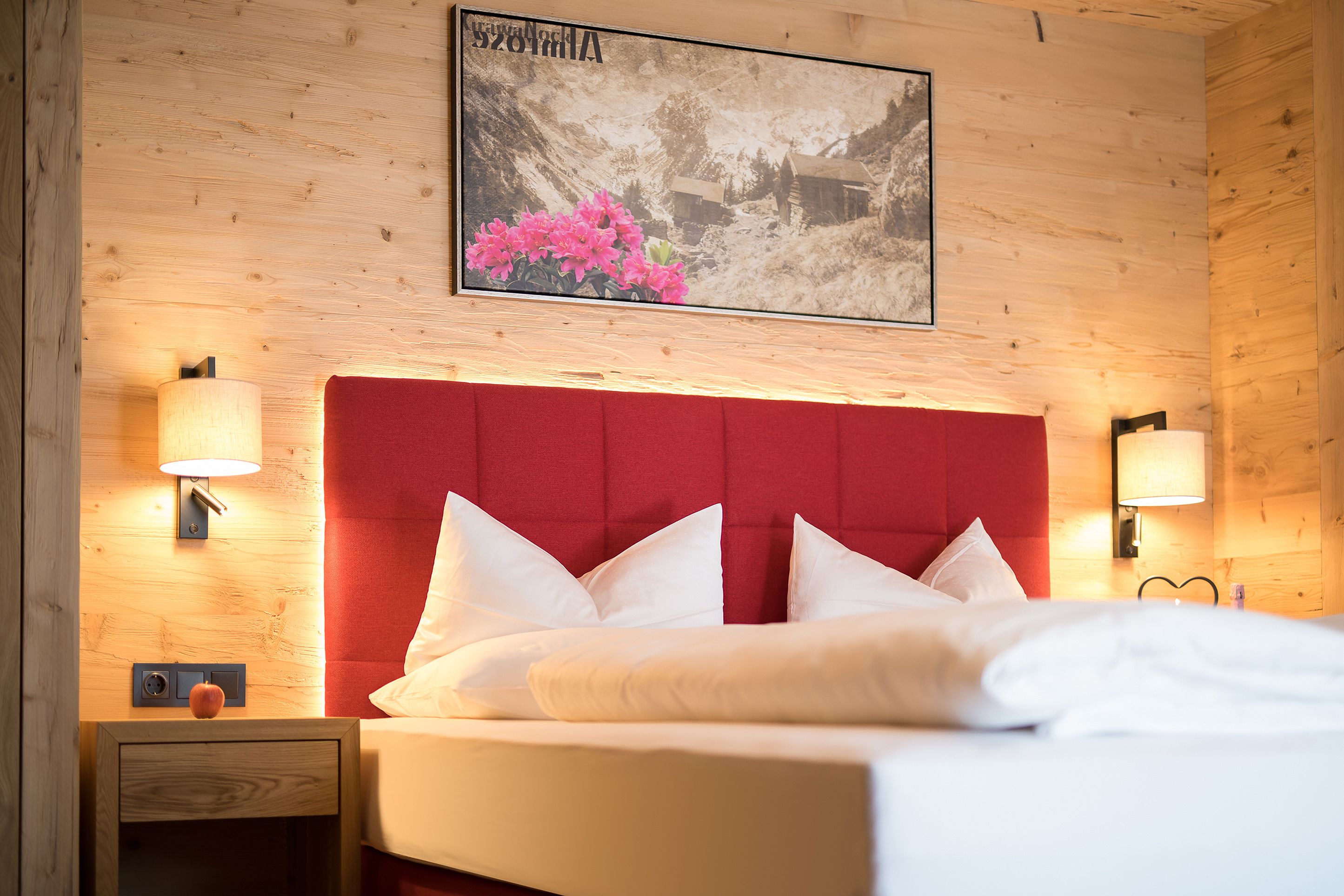 Suite junior (Almrose) | Ropa de cama de alta calidad, caja fuerte, escritorio