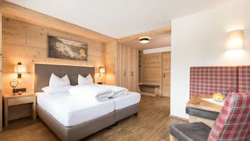 Alpinzimmer ARNIKA, Balkon | 1 多间卧室、高档床上用品、客房内保险箱、办公桌