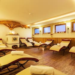 Massagens desportivas, reflexologia, 1 sala de tratamento, massagens