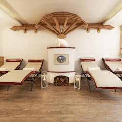 Massagens desportivas, reflexologia, 1 sala de tratamento, massagens