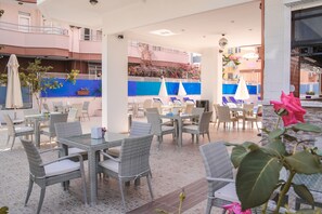 Breakfast, lunch, dinner served; Turkish cuisine  - Bella Rose Apart Hotel (Alanya)