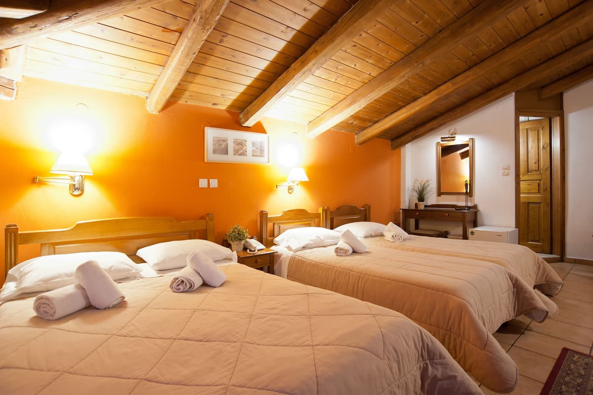 Desk, free cribs/infant beds, free WiFi, bed sheets