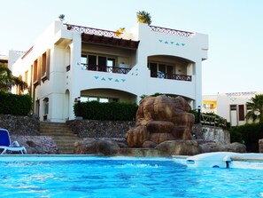 5 outdoor pools, pool umbrellas, pool loungers - Sharks Bay Oasis Apartments - Adults Only (Sharm El Sheikh)