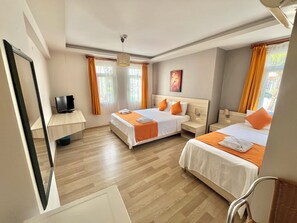 Chambre Triple Standard | Wi-Fi gratuit, draps fournis