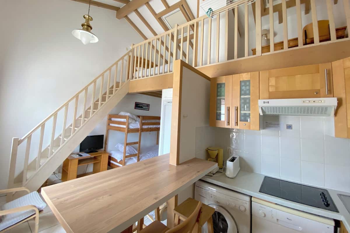 1 bedroom, premium bedding, in-room safe, desk